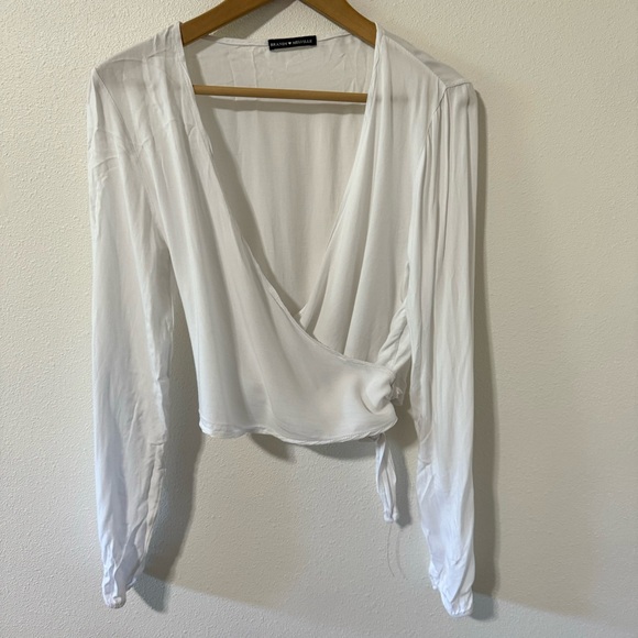 Brandy Melville Wrap Cropped Long Sleeve Top White Viscose-One Size - Picture 2 of 9